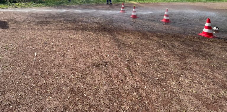 Nun hieß es "Wasser marsch" für die Kinder